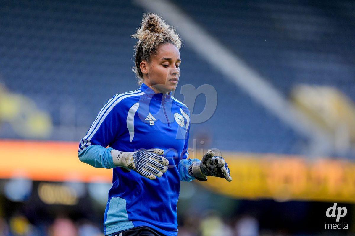 Switzerland: AXA Womens Super League 2026/27, BSC YB Frauen vs Servette FC Chenois Feminin - Wankdorf Stadium, Bern: Manon Le Page (30 Servette FC Chenois Feminin) warming up