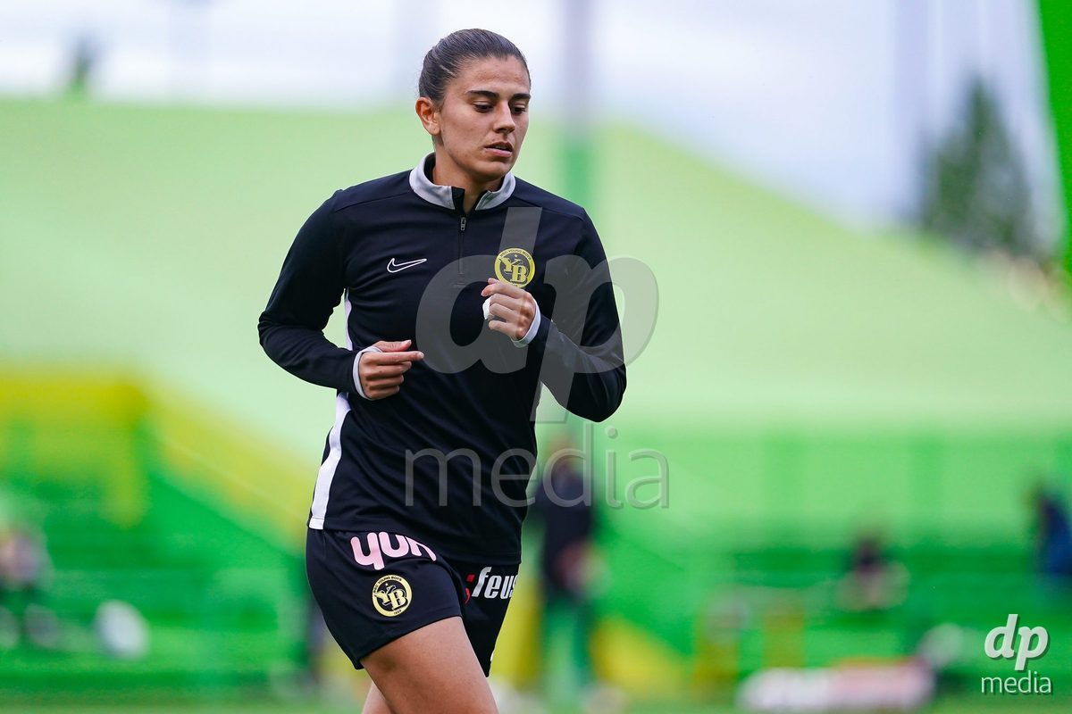 ZURICH, SWITZERLAND - September 9: Stephanie Waeber of BSC YB Frauen warming up during the AXA Women's Super League match between FC Zurich and BSC YB Frauen at Herrenschurli on September 9, 2026 in Zurich, Switzerland.