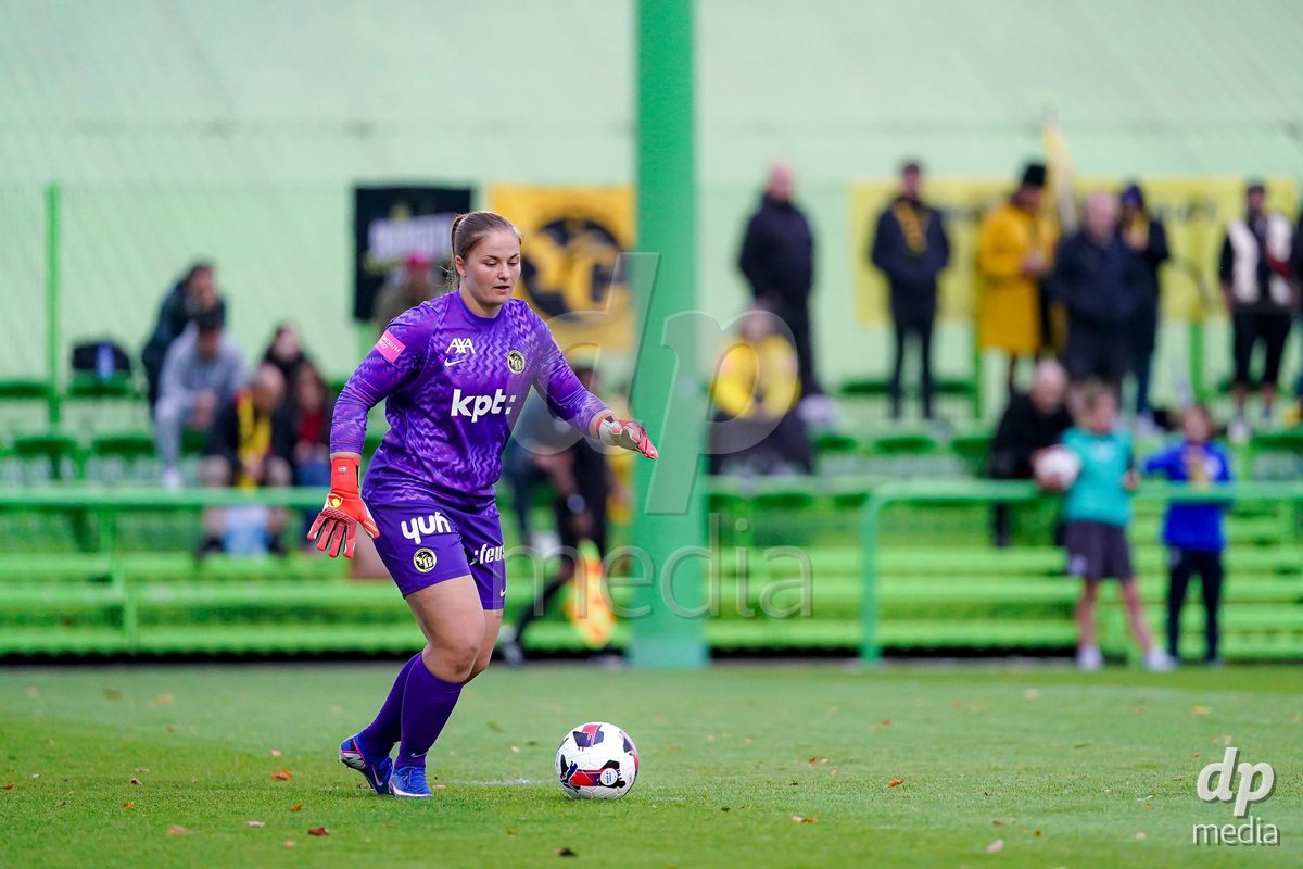 ZURICH, SWITZERLAND - September 9: Amanda Brunholt of BSC YB Frauen controls the ball during the AXA Women's Super League match between FC Zurich and BSC YB Frauen at Herrenschurli on September 9, 2026 in Zurich, Switzerland.
