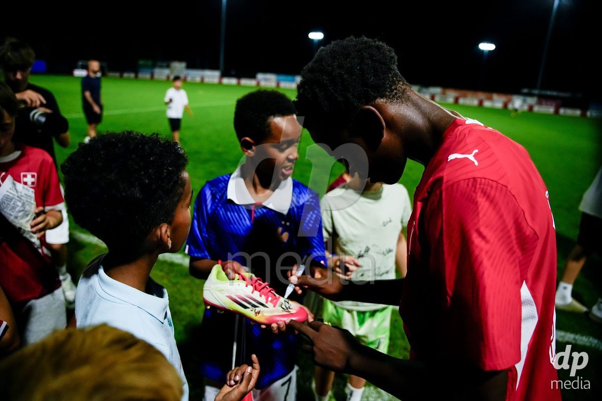 OBERE AU, Switzerland - September 8: Players of Switzerland with fans after the International Friendly U20 match between Switzerland and Luxembourg at TBD on September 8, 2026 in Obere Au, Switzerland.