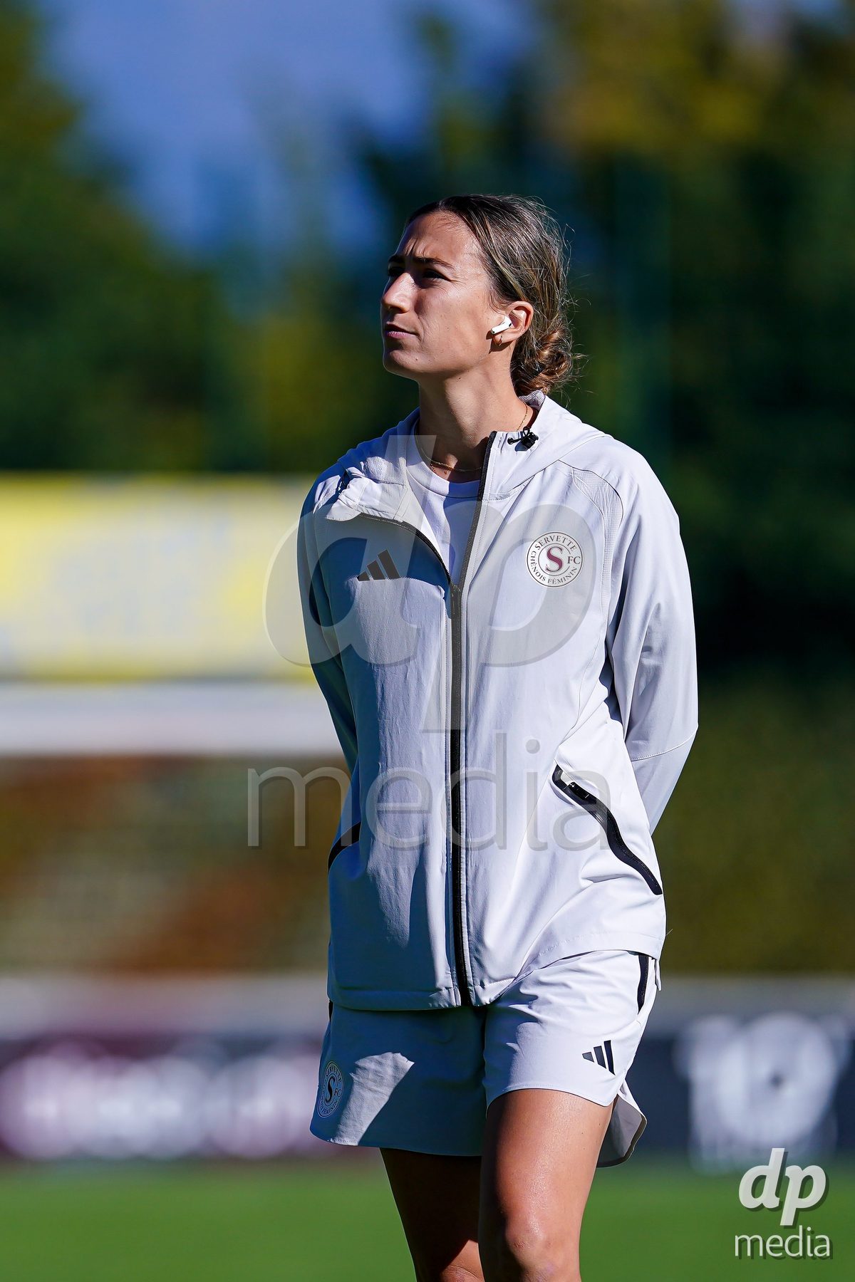 Rapperswil, Switzerland - September 12: Players of Servette FC Chenois Feminin arrival during the AXA Women's Super League match between FC Rapperswil-Jona and Servette FC Chenois Feminin at Stadion Grünfeld on September 12, 2026 in Rapperswil, Switzerland.