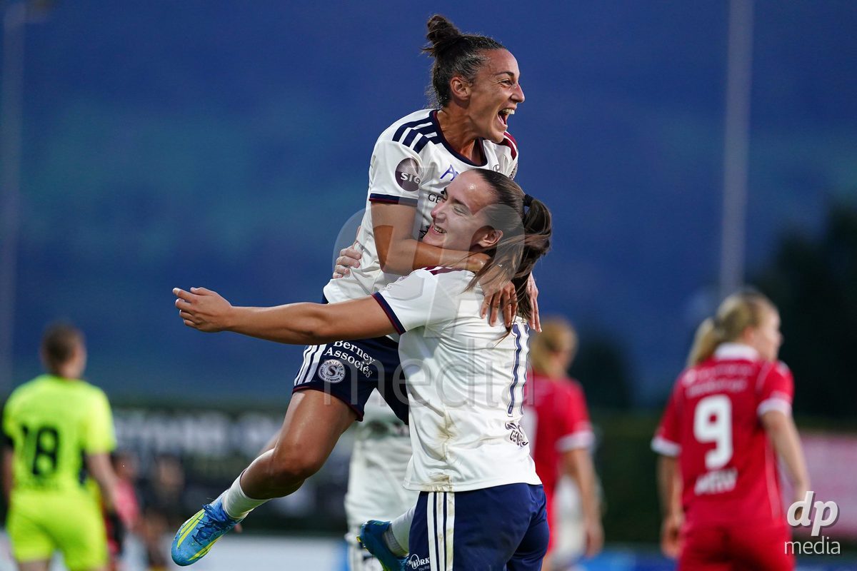 Rapperswil, Switzerland - September 12: Paula Serrano of Servette FC Chenois Feminin celebrating with team after scoring teams second goal during the AXA Women's Super League match between FC Rapperswil-Jona and Servette FC Chenois Feminin at Stadion Grünfeld on September 12, 2026 in Rapperswil, Switzerland.