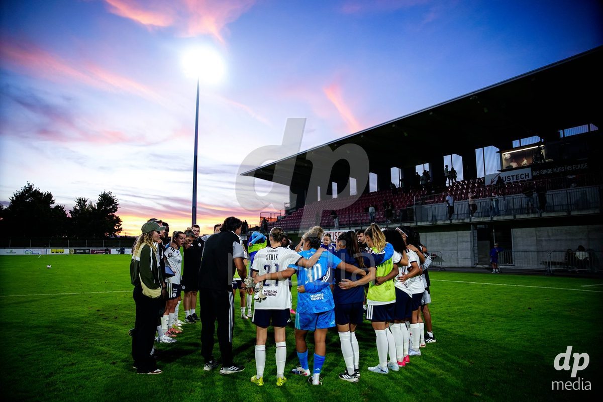 Rapperswil, Switzerland - September 12: Servette FC Chenois Feminin after winning the AXA Women's Super League match between FC Rapperswil-Jona and Servette FC Chenois Feminin at Stadion Grünfeld on September 12, 2026 in Rapperswil, Switzerland.