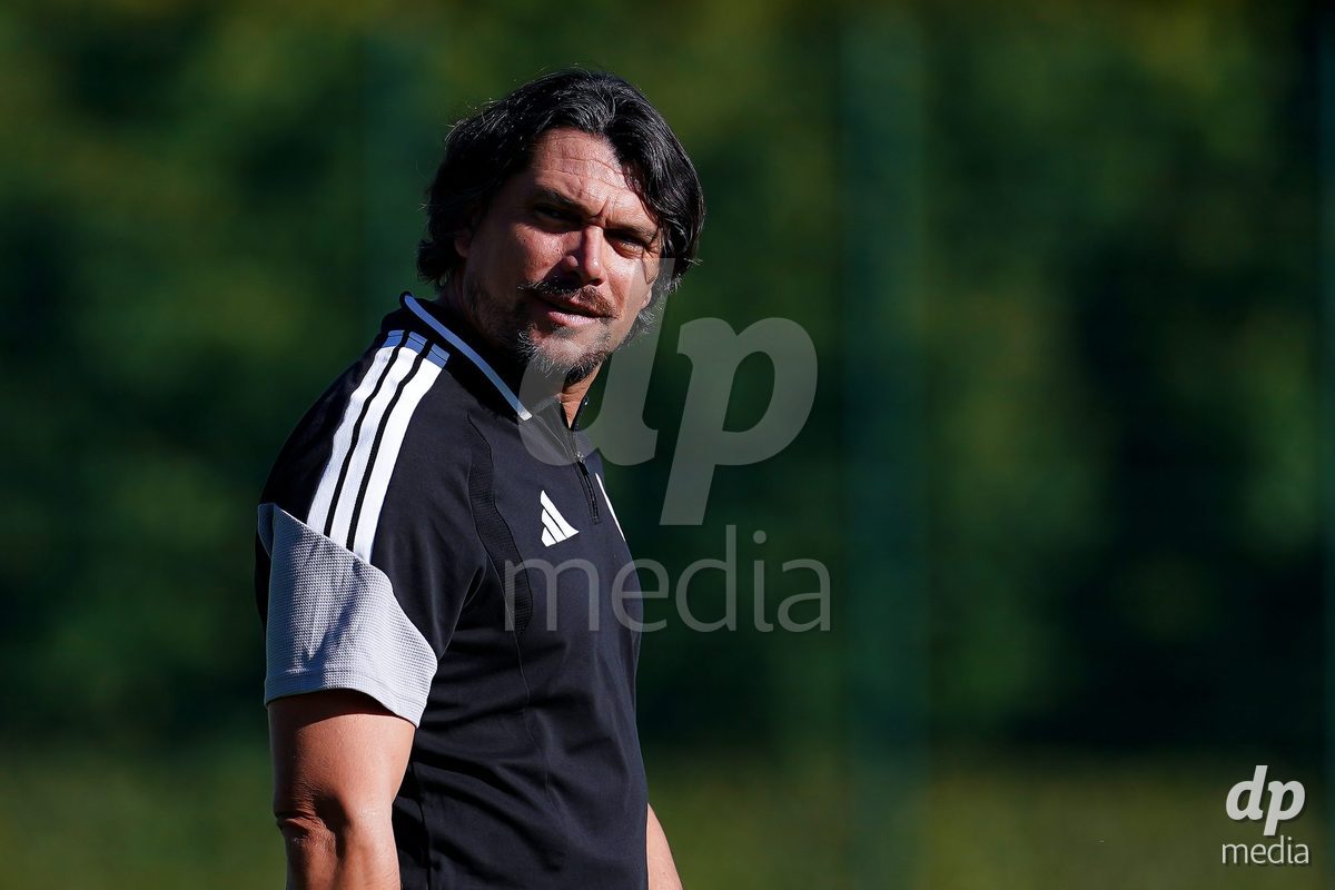 Rapperswil, Switzerland - September 12: Cristian Toro, Head Coach of Servette FC Chenois Feminin, during the AXA Women's Super League match between FC Rapperswil-Jona and Servette FC Chenois Feminin at Stadion Grünfeld on September 12, 2026 in Rapperswil, Switzerland.