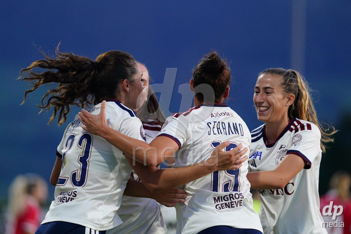 Rapperswil, Switzerland - September 12: Paula Serrano of Servette FC Chenois Feminin celebrating with team after scoring teams second goal during the AXA Women's Super League match between FC Rapperswil-Jona and Servette FC Chenois Feminin at Stadion Grünfeld on September 12, 2026 in Rapperswil, Switzerland.