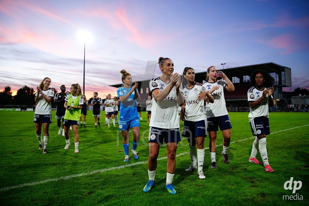 Rapperswil, Switzerland - September 12: Servette FC Chenois Feminin after winning the AXA Women's Super League match between FC Rapperswil-Jona and Servette FC Chenois Feminin at Stadion Grünfeld on September 12, 2026 in Rapperswil, Switzerland.