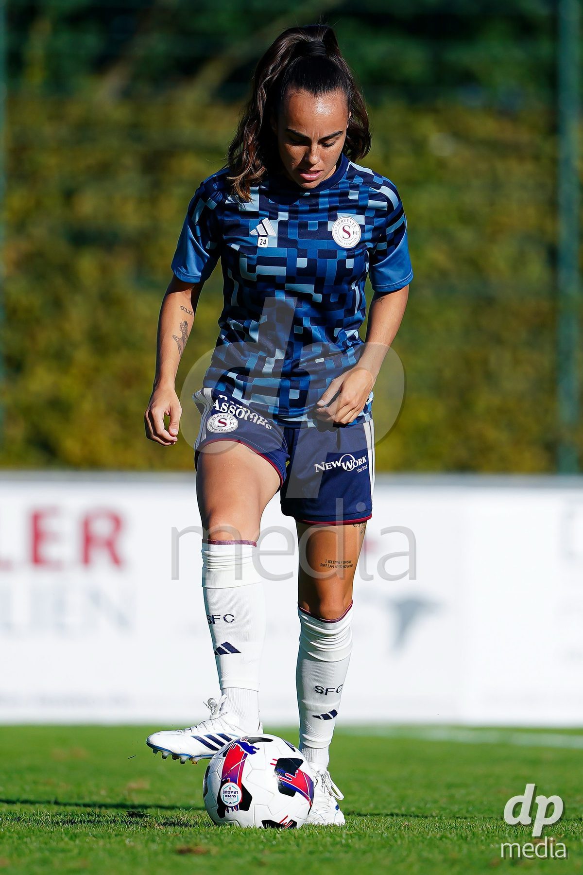 Rapperswil, Switzerland - September 12: Joana Marchao (Joana Marchão) of Servette FC Chenois Feminin warming up during the AXA Women's Super League match between FC Rapperswil-Jona and Servette FC Chenois Feminin at Stadion Grünfeld on September 12, 2026 in Rapperswil, Switzerland.