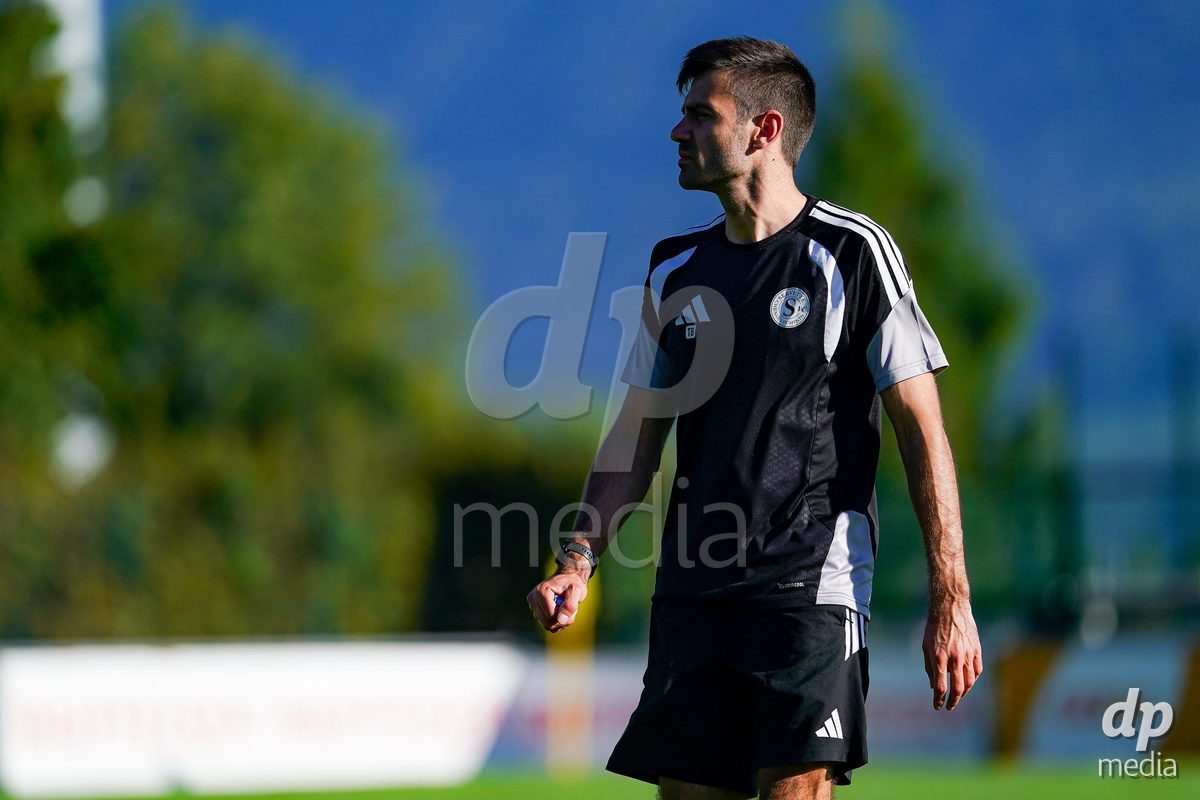 Rapperswil, Switzerland - September 12: Staff of Servette FC Chenois Feminin during the AXA Women's Super League match between FC Rapperswil-Jona and Servette FC Chenois Feminin at Stadion Grünfeld on September 12, 2026 in Rapperswil, Switzerland.
