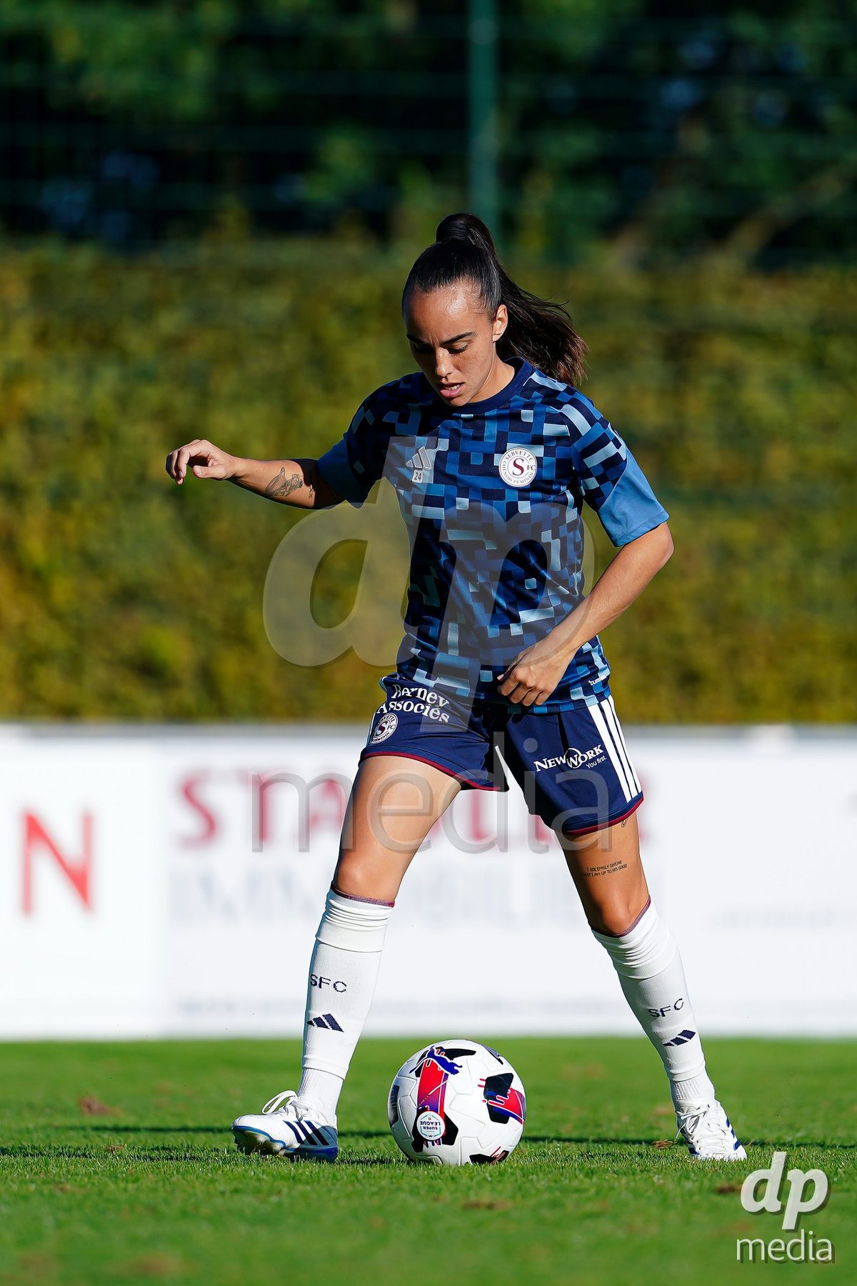 Rapperswil, Switzerland - September 12: Joana Marchao (Joana Marchão) of Servette FC Chenois Feminin warming up during the AXA Women's Super League match between FC Rapperswil-Jona and Servette FC Chenois Feminin at Stadion Grünfeld on September 12, 2026 in Rapperswil, Switzerland.