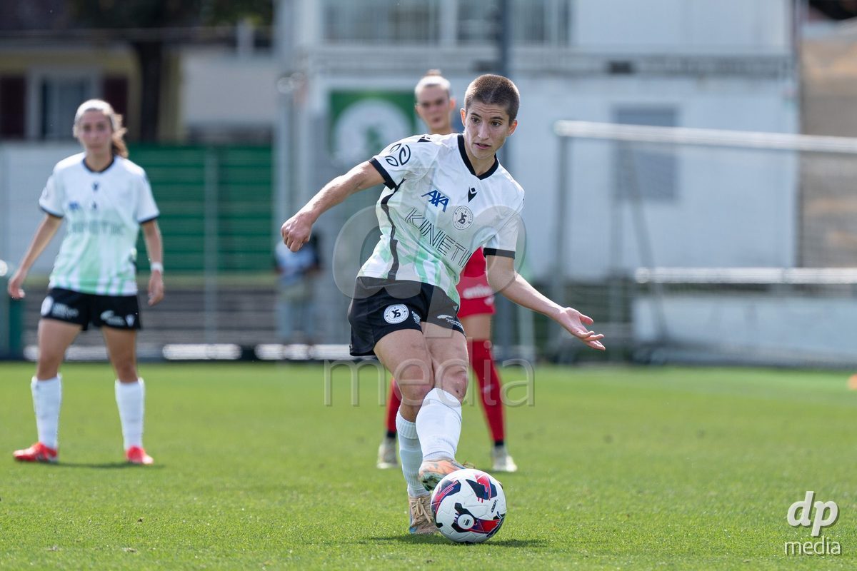 YVERDON-LES-BAINS - SWITZERLAND - SEPTEMBER 13 : Laura Tufo of Yverdon Sport Women passes the ball during the AXA Women's Super League match between Yverdon Sport Women and FC Aarau Frauen at Stade Municipal on September 13, 2026 in Yverdon-les-Bains, Switzerland.