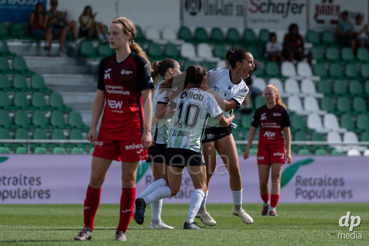 YVERDON-LES-BAINS - SWITZERLAND - SEPTEMBER 13 : Yverdon Sport Women celebrates the goal during the AXA Women's Super League match between Yverdon Sport Women and FC Aarau Frauen at Stade Municipal on September 13, 2026 in Yverdon-les-Bains, Switzerland.