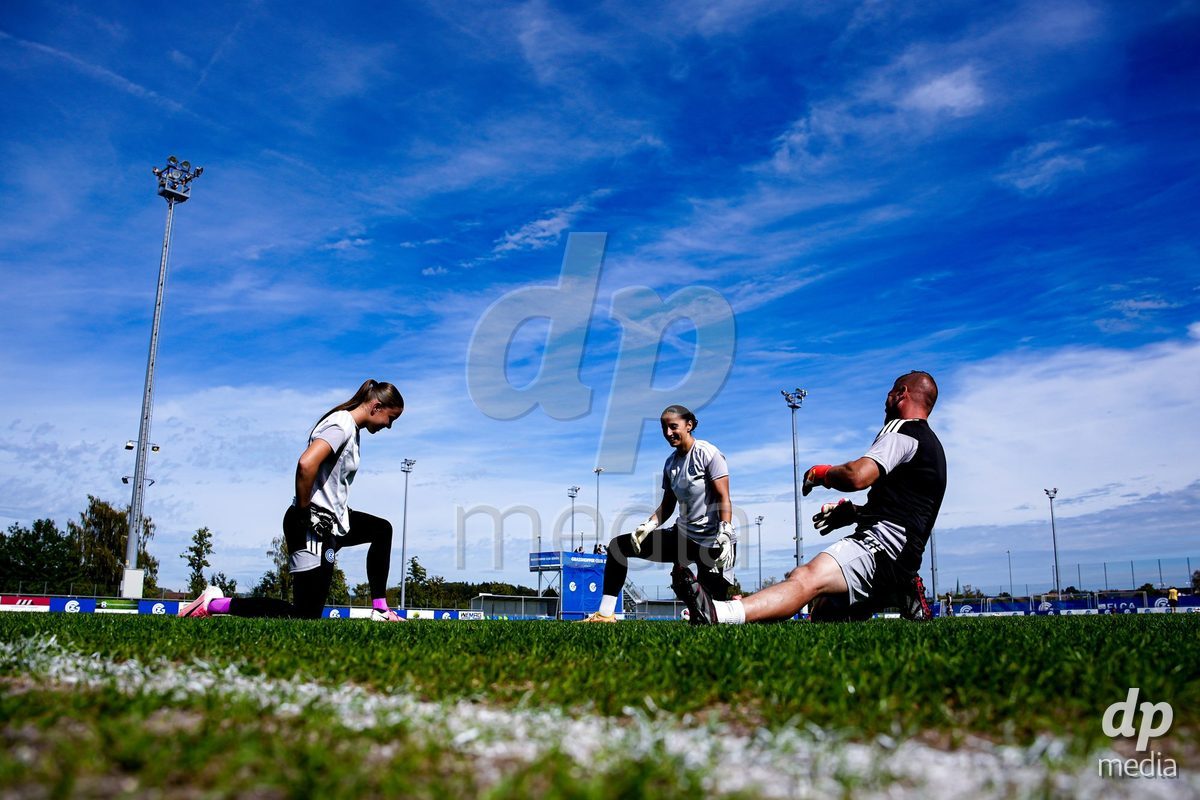 NIEDERHASLI, SWITZERLAND - September 13: Players of GC Frauenfussball warming up during the AXA Women's Super League match between GC Frauenfussball and FC Luzern at GC Campus on September 13, 2026 in Niederhasli, Switzerland.
