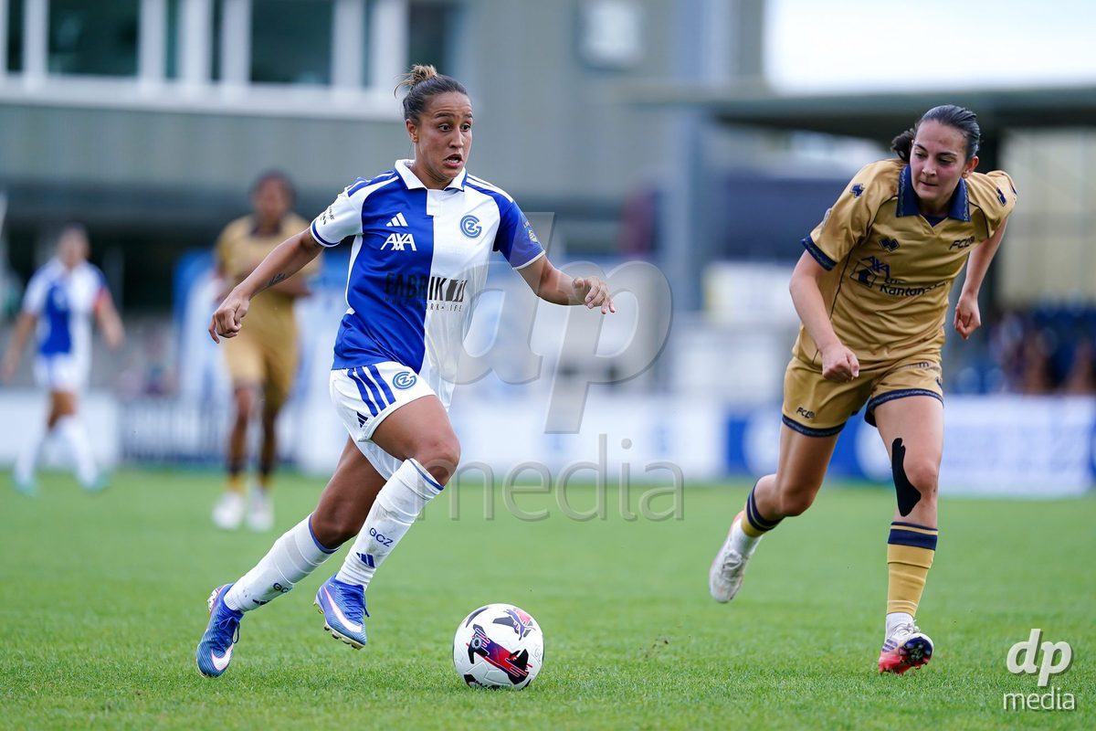 NIEDERHASLI, SWITZERLAND - September 13: Athanasia Moraitou of FC Luzern (R) and Dalila Belen Ippolito of GC Frauenfussball (L) battle for the ball during the AXA Women's Super League match between GC Frauenfussball and FC Luzern at GC Campus on September 13, 2026 in Niederhasli, Switzerland.