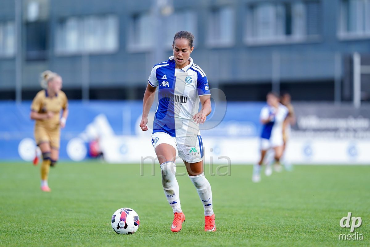 NIEDERHASLI, SWITZERLAND - September 13: Kayla Mckenna of GC Frauenfussball controls the ball during the AXA Women's Super League match between GC Frauenfussball and FC Luzern at GC Campus on September 13, 2026 in Niederhasli, Switzerland.