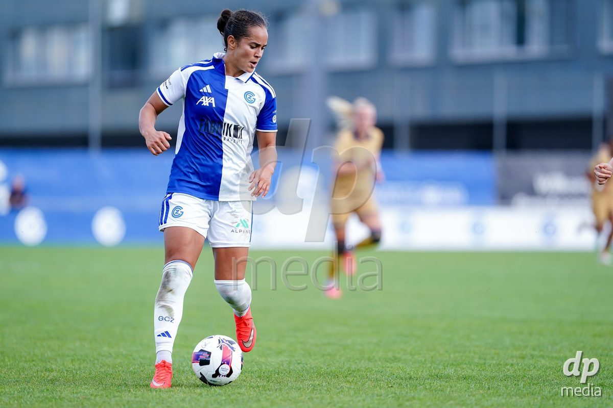 NIEDERHASLI, SWITZERLAND - September 13: Kayla Mckenna of GC Frauenfussball controls the ball during the AXA Women's Super League match between GC Frauenfussball and FC Luzern at GC Campus on September 13, 2026 in Niederhasli, Switzerland.