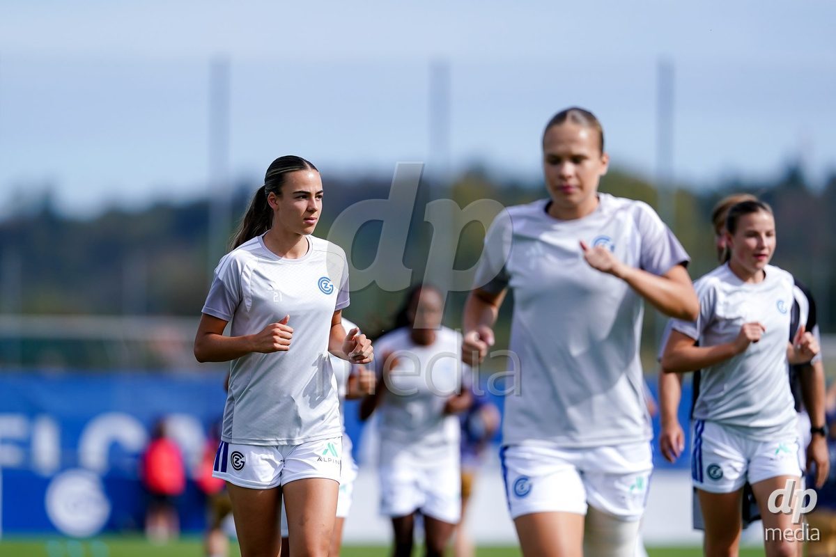 NIEDERHASLI, SWITZERLAND - September 13: Players of GC Frauenfussball warming up during the AXA Women's Super League match between GC Frauenfussball and FC Luzern at GC Campus on September 13, 2026 in Niederhasli, Switzerland.