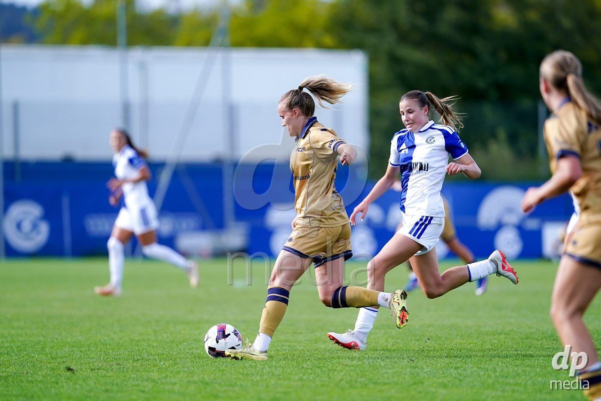 NIEDERHASLI, SWITZERLAND - September 13: Barbara Reger of FC Luzern controls the ball during the AXA Women's Super League match between GC Frauenfussball and FC Luzern at GC Campus on September 13, 2026 in Niederhasli, Switzerland.