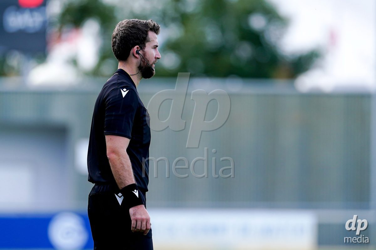 NIEDERHASLI, SWITZERLAND - September 13: Referee Florian Shoshi during the AXA Women's Super League match between GC Frauenfussball and FC Luzern at GC Campus on September 13, 2026 in Niederhasli, Switzerland.
