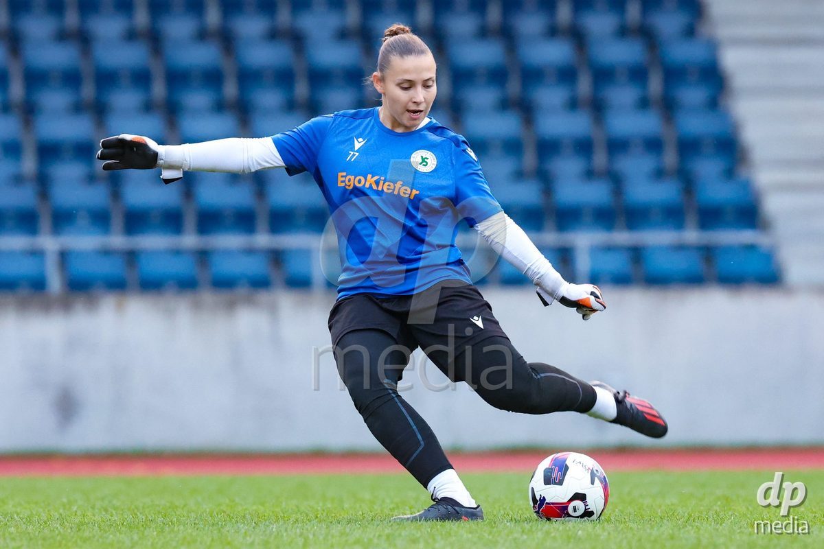 LUZERN, SWITZERLAND - SEPTEMBER 18: Gilliane Roch (77, Yverdon Sport FC) during warm-up before the AXA Women's Super League match between FC Luzern and FC Yverdon Women at Hubelmatt on September 18, 2026 in Luzern, Switzerland.