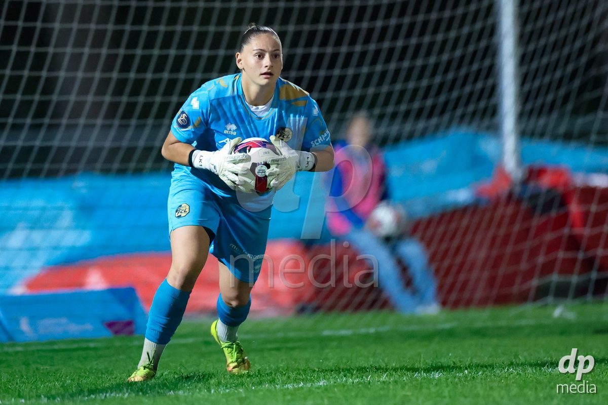 LUZERN, SWITZERLAND - SEPTEMBER 18: Lea Kramoviku (1, FC Luzern) during the AXA Women's Super League match between FC Luzern and FC Yverdon Women at Hubelmatt on September 18, 2026 in Luzern, Switzerland.