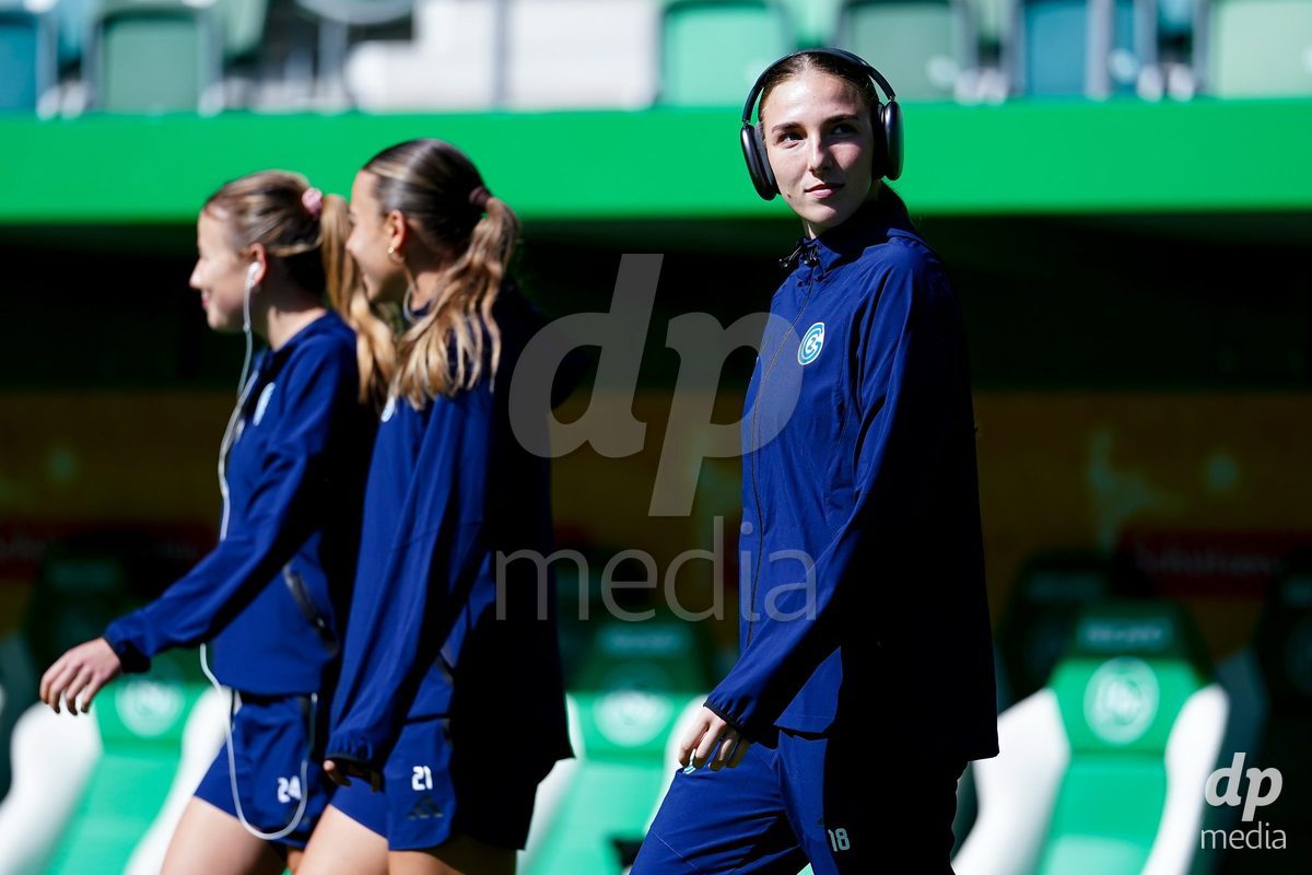 ST. GALLEN, SWITZERLAND - SEPTEMBER 19: Players of GC Frauenfussball arrival during the AXA Women's Super League match between FC St. Gallen 1879 and GC Frauenfussball at Berit Sitterstadion on September 19, 2026 in St. Gallen, Switzerland.
