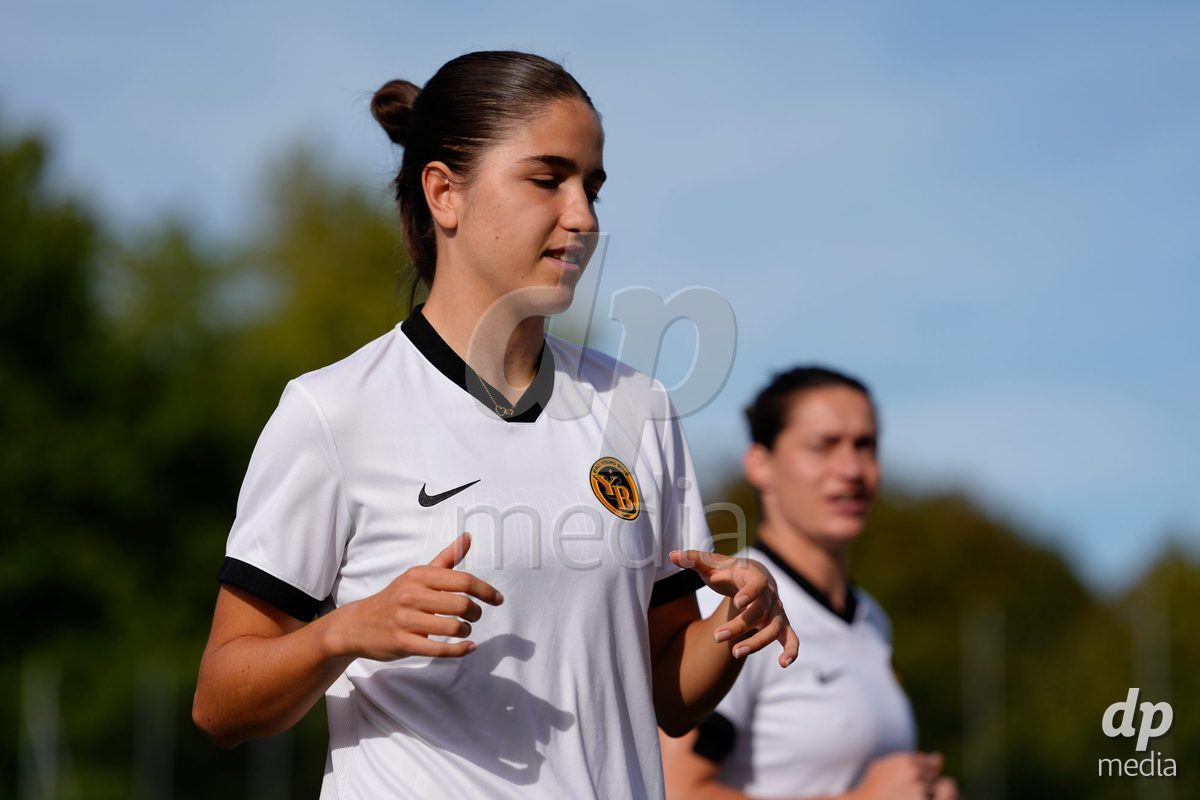 AARAU, SWITZERLAND - SEPTEMBER 19: Giulia Schlup of BSC YB Frauen during warmup before the AXA Women's Super League match between FC Aarau Frauen and BSC YB Frauen at Sportanlage Schachen on September 19, 2026 in Aarau, Switzerland.