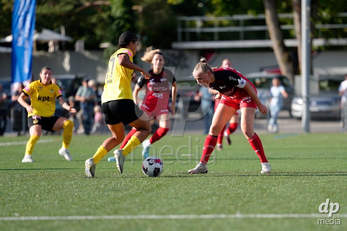 AARAU, SWITZERLAND - SEPTEMBER 19: Michelle Stierli against Josephine Afua Kyerewaa Bonsu of BSC YB Frauen during the AXA Women's Super League match between FC Aarau Frauen and BSC YB Frauen at Sportanlage Schachen on September 19, 2026 in Aarau, Switzerland.