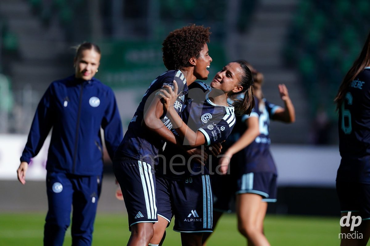 ST. GALLEN, SWITZERLAND - SEPTEMBER 19: Players of GC Frauenfussball celebrating after winning the AXA Women's Super League match between FC St. Gallen 1879 and GC Frauenfussball at Berit Sitterstadion on September 19, 2026 in St. Gallen, Switzerland.