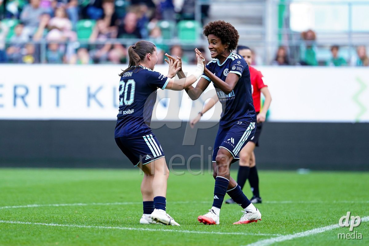 ST. GALLEN, SWITZERLAND - SEPTEMBER 19: Sury Lamontana of GC Frauenfussball celebrating with team after scoring teams second goal during the AXA Women's Super League match between FC St. Gallen 1879 and GC Frauenfussball at Berit Sitterstadion on September 19, 2026 in St. Gallen, Switzerland.