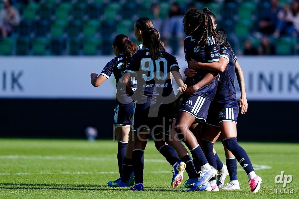 ST. GALLEN, SWITZERLAND - SEPTEMBER 19: Paige Bailey-Gayle of GC Frauenfussball celebrating with team after scoring teams first goal during the AXA Women's Super League match between FC St. Gallen 1879 and GC Frauenfussball at Berit Sitterstadion on September 19, 2026 in St. Gallen, Switzerland.