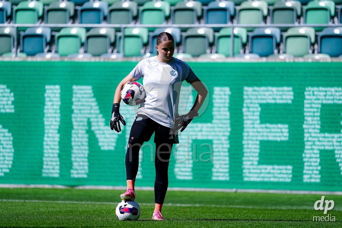 ST. GALLEN, SWITZERLAND - SEPTEMBER 19: Players of GC Frauenfussball warming up during the AXA Women's Super League match between FC St. Gallen 1879 and GC Frauenfussball at Berit Sitterstadion on September 19, 2026 in St. Gallen, Switzerland.