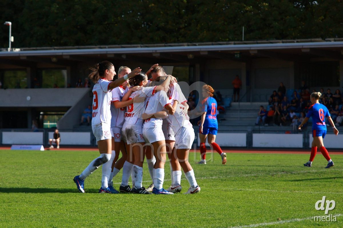 BASEL, SWITZERLAND - September 19: FC Rapperswil-Jona players during players celebrating goal to make the score 1-1 during the AXA Women's Super League match between FC Basel and FC Rapperswil-Jona at Leichtathletik-stadion on September 19, 2026 in Basel, Switzerland.