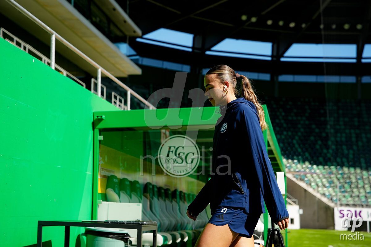 ST. GALLEN, SWITZERLAND - SEPTEMBER 19: Emma Egli of GC Frauenfussball arrival during the AXA Women's Super League match between FC St. Gallen 1879 and GC Frauenfussball at Berit Sitterstadion on September 19, 2026 in St. Gallen, Switzerland.