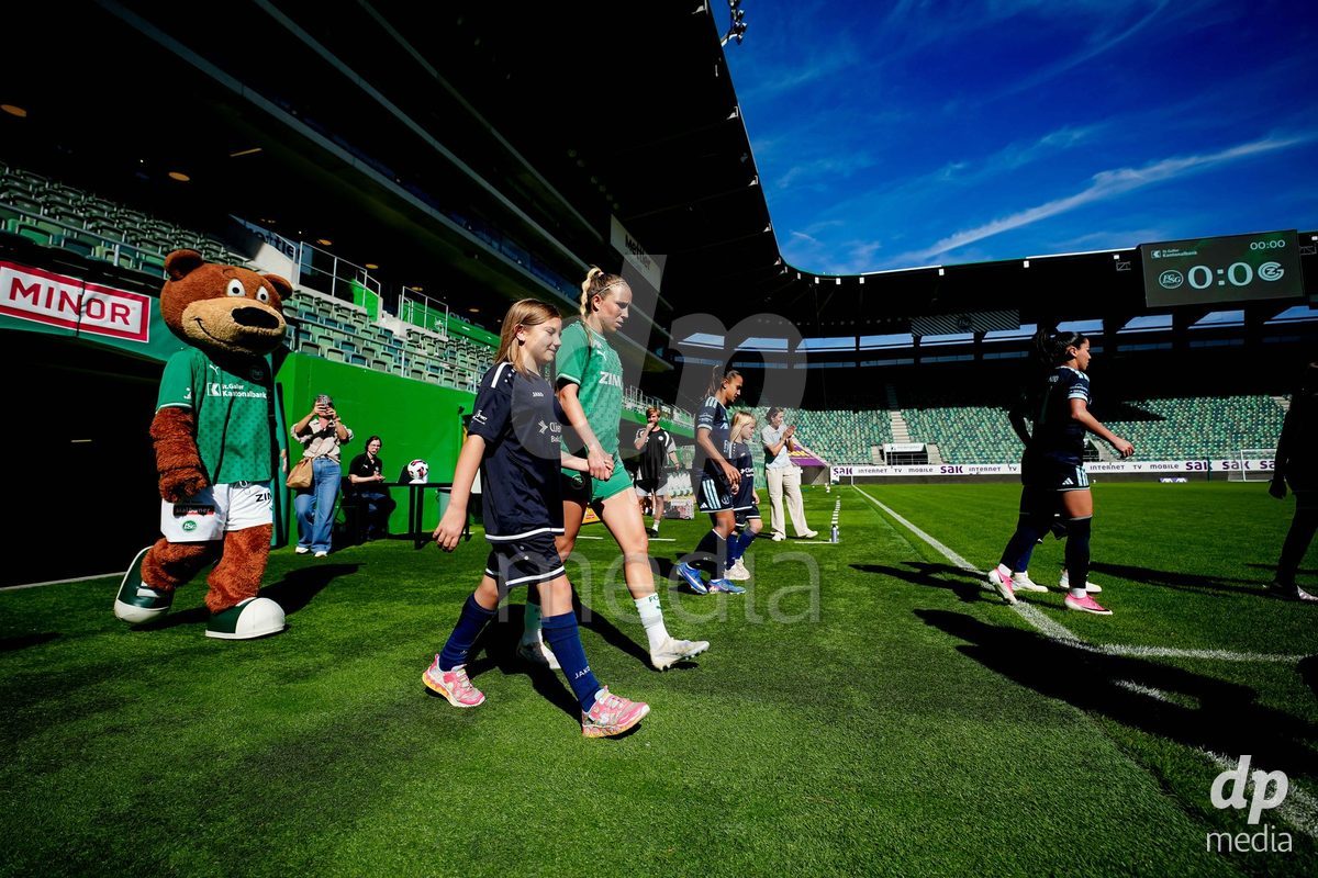 ST. GALLEN, SWITZERLAND - SEPTEMBER 19: Players of St.Gallen 1879 during the AXA Women's Super League match between FC St. Gallen 1879 and GC Frauenfussball at Berit Sitterstadion on September 19, 2026 in St. Gallen, Switzerland.