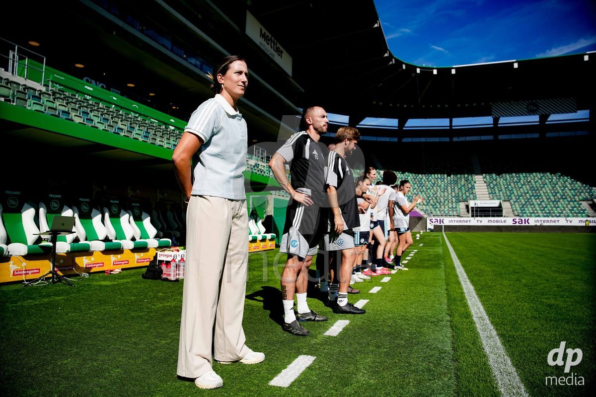 ST. GALLEN, SWITZERLAND - SEPTEMBER 19: Laura Vetterlein, Head Coach of GC Frauenfussball, during the AXA Women's Super League match between FC St. Gallen 1879 and GC Frauenfussball at Berit Sitterstadion on September 19, 2026 in St. Gallen, Switzerland.