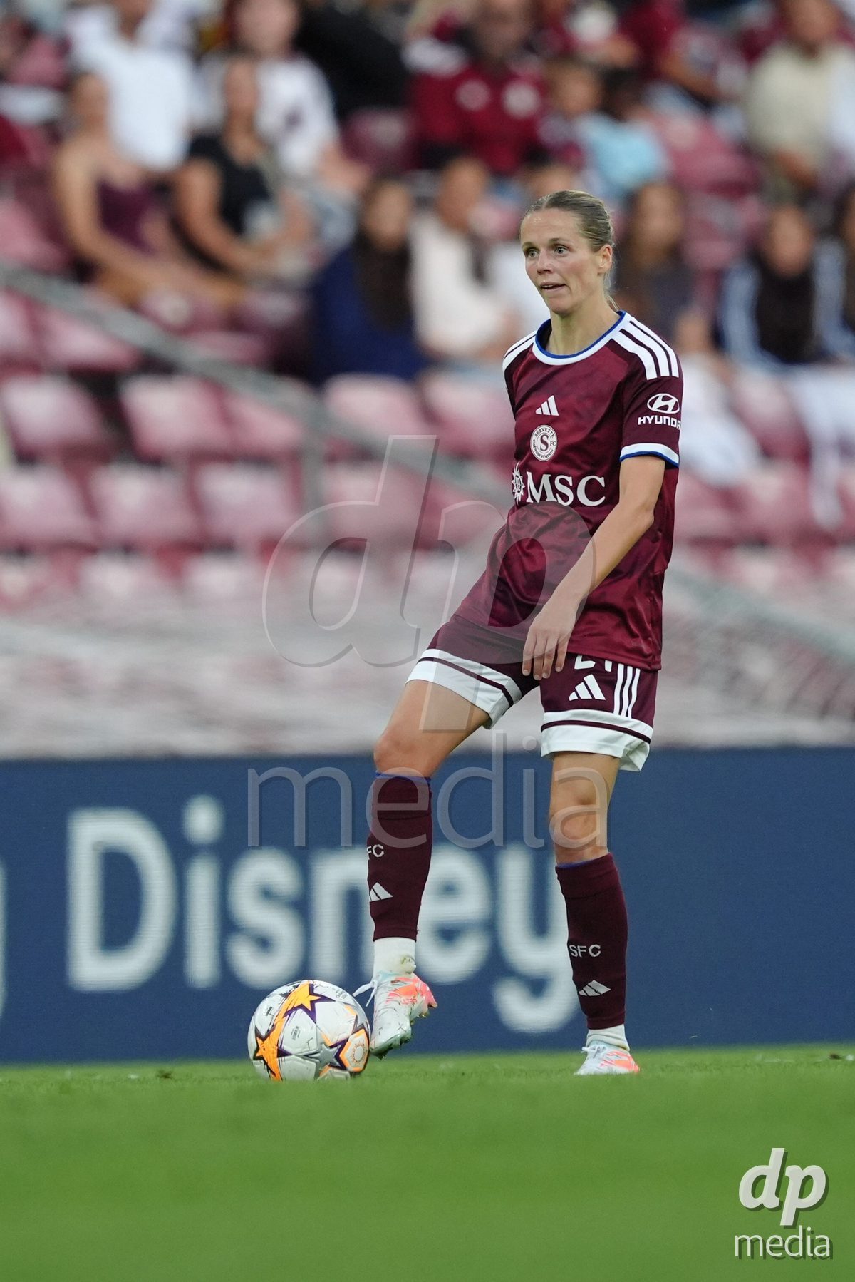 GENEVA, SWITZERLAND - SEPTEMBER 23: Laura Strik of Servette FC Chenois Feminin during the UEFA Women's Champions League match between Servette FC Chenois Feminin and OL Lyonnes at Stade de Geneve on September 23, 2026 in Geneva, Switzerland.
