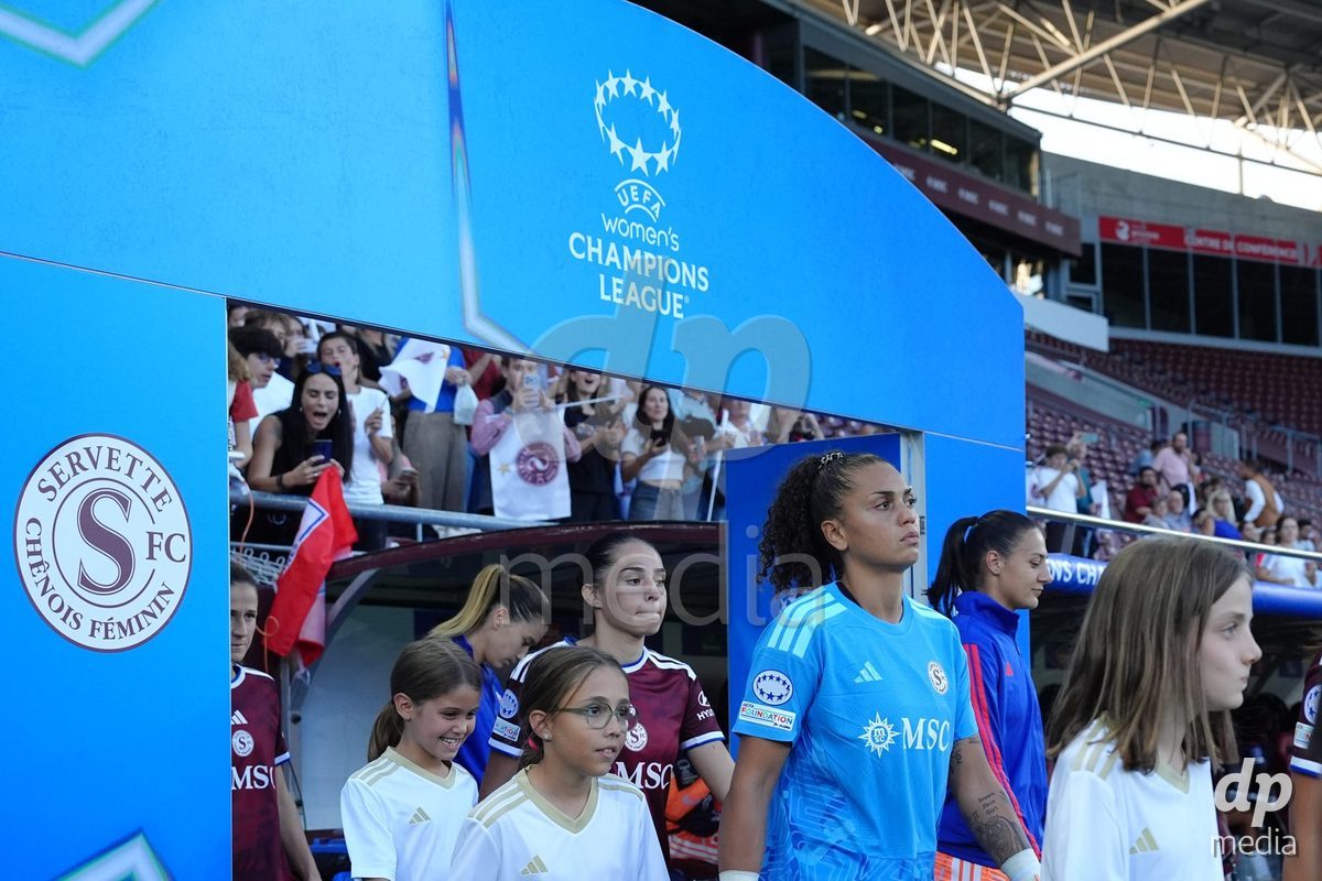GENEVA, SWITZERLAND - SEPTEMBER 23: Goalkeeper Jacintha Weimar of Servette FC Chenois Feminin before the UEFA Women's Champions League match between Servette FC Chenois Feminin and OL Lyonnes at Stade de Geneve on September 23, 2026 in Geneva, Switzerland.