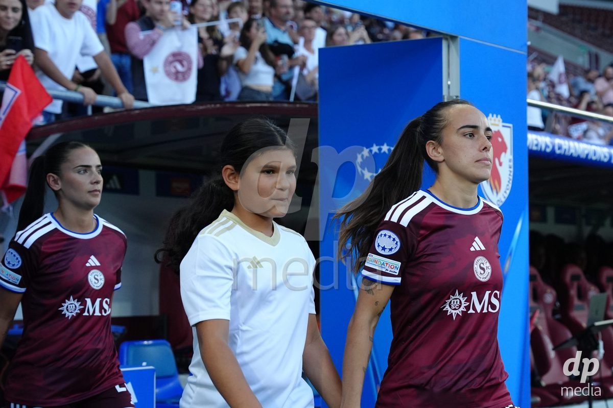 GENEVA, SWITZERLAND - SEPTEMBER 23: Joana Marchao and Meriame Terchoun of Servette FC Chenois Feminin before the UEFA Women's Champions League match between Servette FC Chenois Feminin and OL Lyonnes at Stade de Geneve on September 23, 2026 in Geneva, Switzerland.