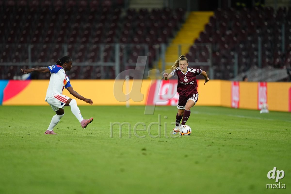 GENEVA, SWITZERLAND - SEPTEMBER 23: Asun Martinez of Servette FC Chenois Feminin during the UEFA Women's Champions League match between Servette FC Chenois Feminin and OL Lyonnes at Stade de Geneve on September 23, 2026 in Geneva, Switzerland.