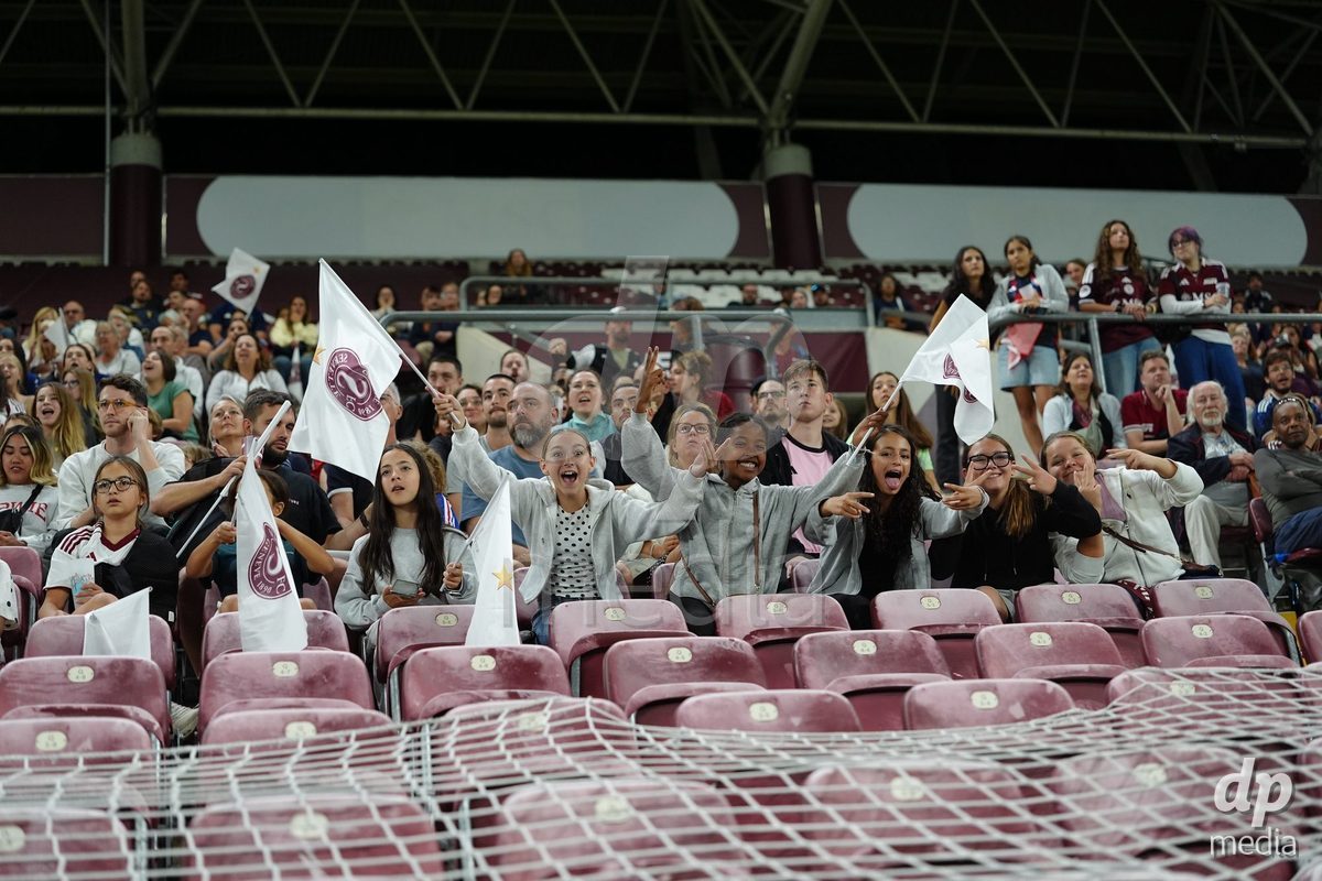 GENEVA, SWITZERLAND - SEPTEMBER 23: Fans of Servette FC Chenois Feminin during the UEFA Women's Champions League match between Servette FC Chenois Feminin and OL Lyonnes at Stade de Geneve on September 23, 2026 in Geneva, Switzerland.