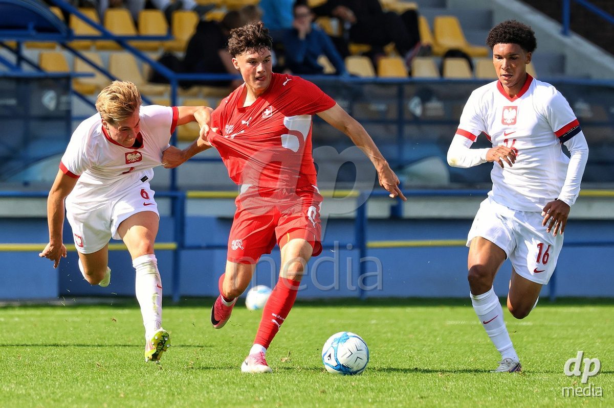 DUNAJSKA LUZNA, SLOVAKIA - SEPTEMBER 25: Ethan Bruchez 6 the  International Friendly football match between Switzerland U19 and Poland U19 on September 25, 2026 in Dunajska Luzna, Slovakia.