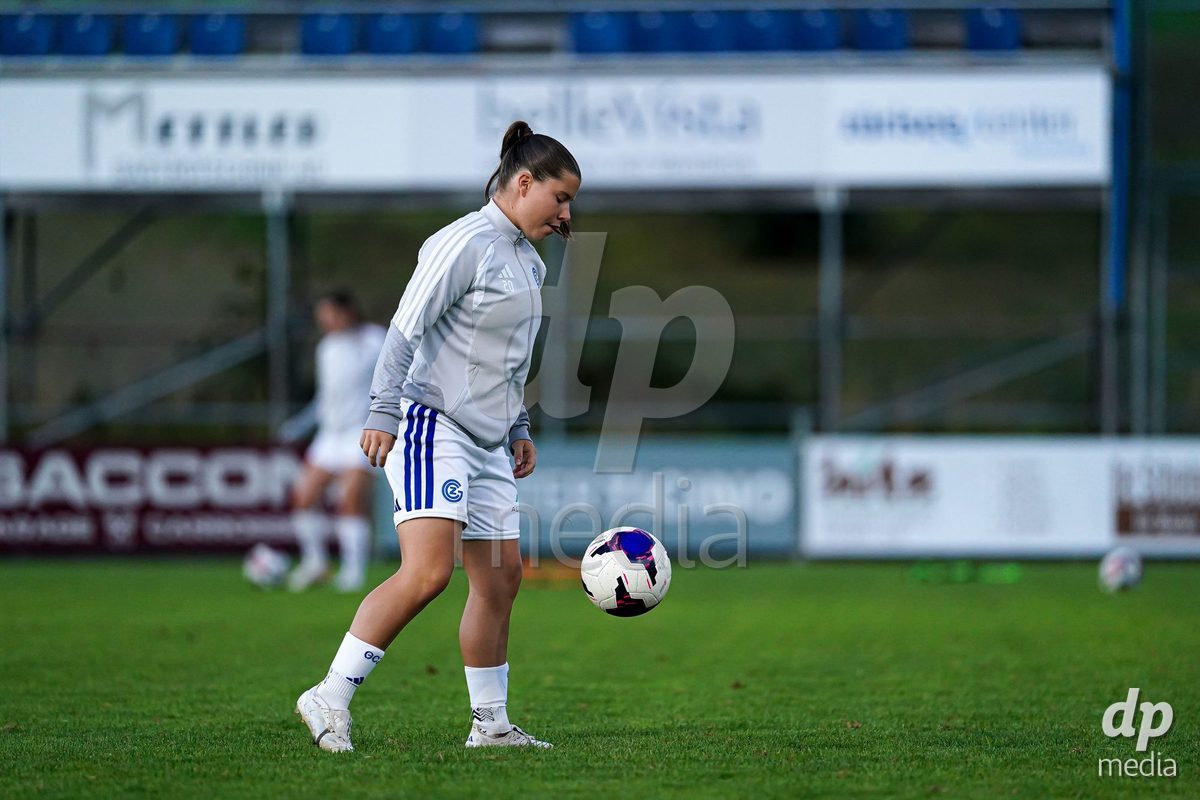WÄDENSWIL, SWITZERLAND - SEPTEMBER 25: Players of GC Frauenfussball warming up during the AXA Women's Cup match between FC Wädenswil 1 and GC Frauenfussball at Sportplatz Beichlen on September 25, 2026 in Wädenswil.
