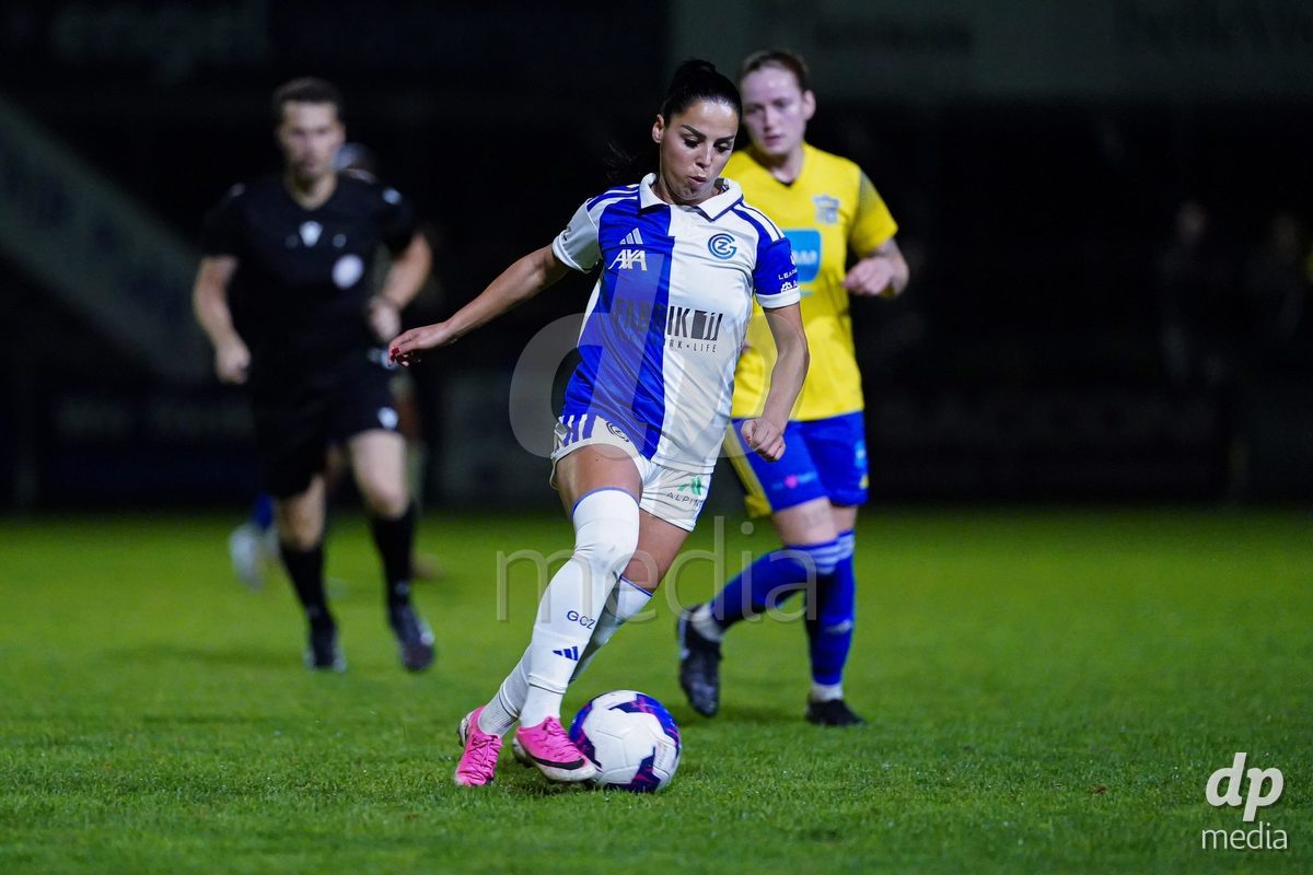 WÄDENSWIL, SWITZERLAND - SEPTEMBER 25: Qendresa Krasniqi of GC Frauenfussball controls the ball during the AXA Women's Cup match between FC Wädenswil 1 and GC Frauenfussball at Sportplatz Beichlen on September 25, 2026 in Wädenswil.