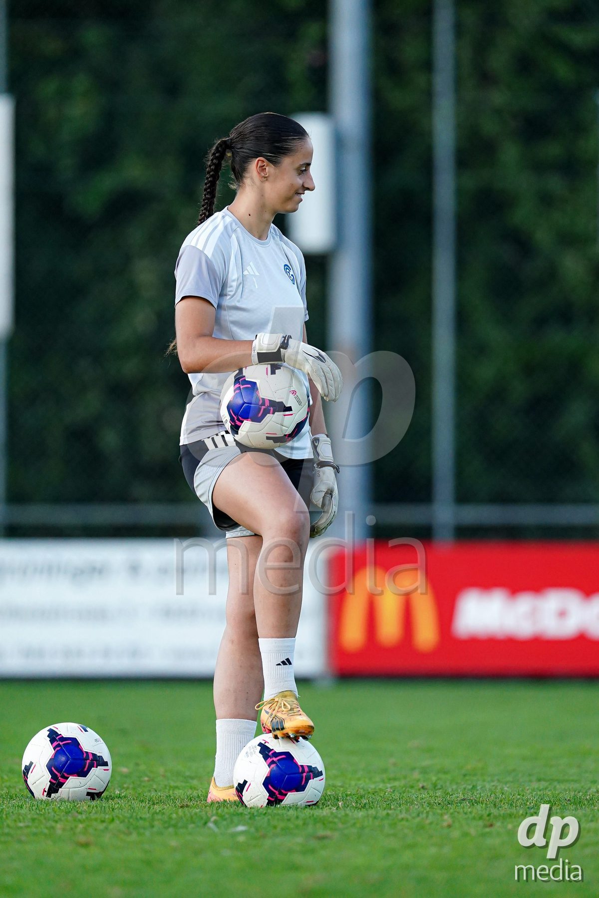 WÄDENSWIL, SWITZERLAND - SEPTEMBER 25: Jimena Vicario Casal of GC Frauenfussball warming up during the AXA Women's Cup match between FC Wädenswil 1 and GC Frauenfussball at Sportplatz Beichlen on September 25, 2026 in Wädenswil.
