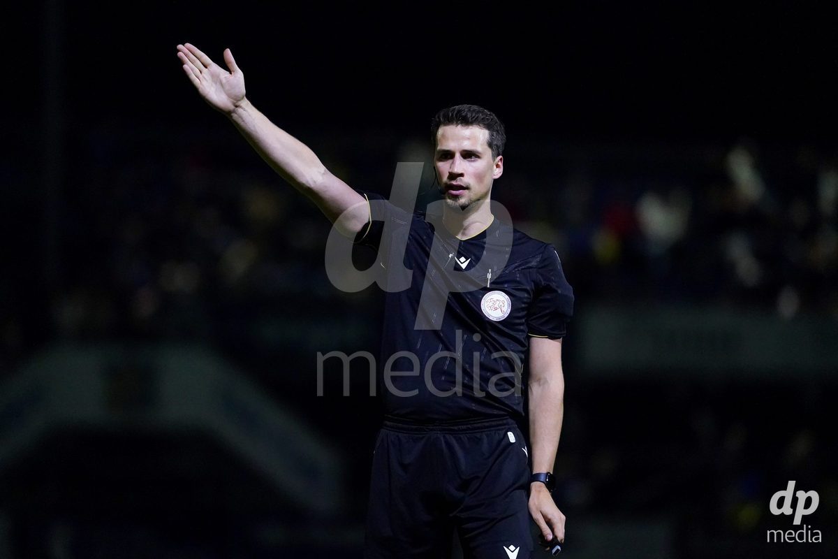 WÄDENSWIL, SWITZERLAND - SEPTEMBER 25: Referee during the AXA Women's Cup match between FC Wädenswil 1 and GC Frauenfussball at Sportplatz Beichlen on September 25, 2026 in Wädenswil.