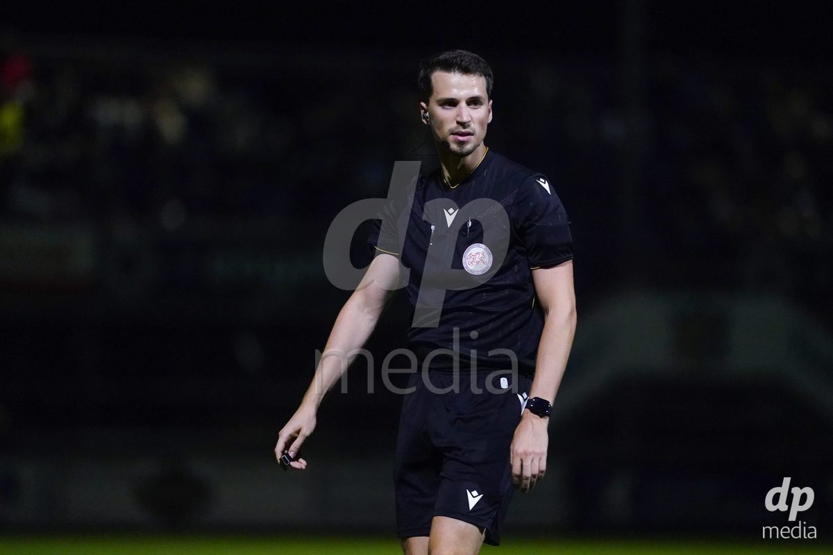WÄDENSWIL, SWITZERLAND - SEPTEMBER 25: Referee during the AXA Women's Cup match between FC Wädenswil 1 and GC Frauenfussball at Sportplatz Beichlen on September 25, 2026 in Wädenswil.