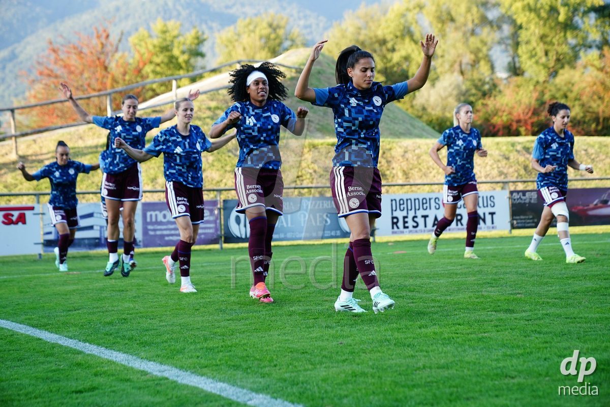 MAGADINO, SWITZERLAND - SEPTEMBER 26: Pllayers of the Servette FC in action during warm up prior the AXA Women's Cup match between AS Gambarogno and Servette FC Chenois Feminin at Centro Sportivo on September 26, 2026 in Magadino.