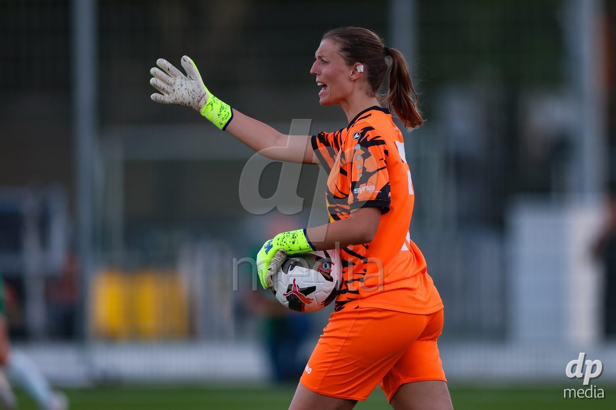 SCHLIEREN, SWITZERLAND - SEPTEMBER 26: Nina Bartsch of FC Schlieren, during the AXA Women's Cup match between FC Schlieren and FC St. Gallen at Zelgli on September 26, 2026 in Schlieren, Switzerland.