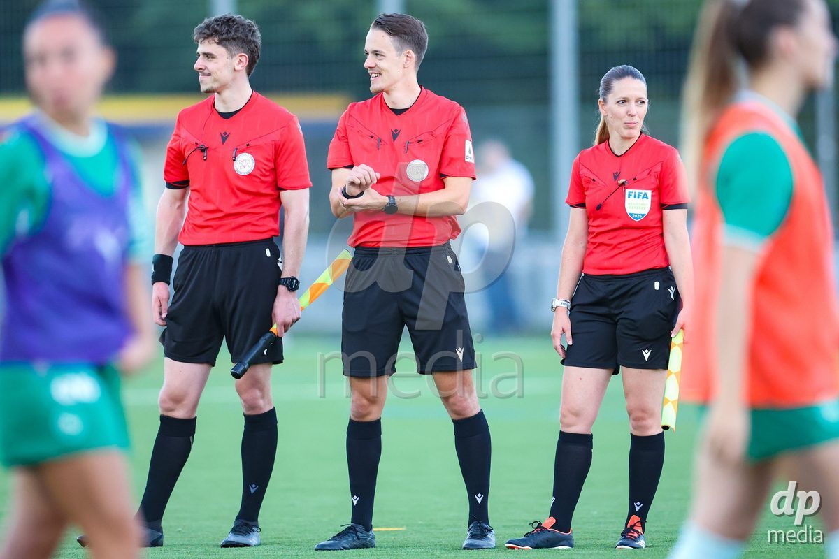 SCHLIEREN, SWITZERLAND - SEPTEMBER 26: The Referee Team during the AXA Women's Cup match between FC Schlieren and FC St. Gallen at Zelgli on September 26, 2026 in Schlieren, Switzerland.