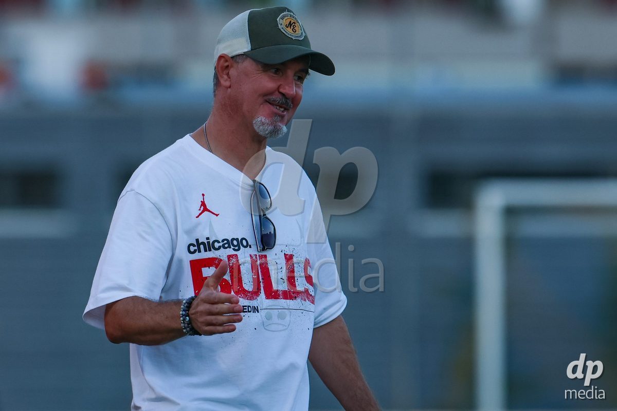 SCHLIEREN, SWITZERLAND - SEPTEMBER 26: Konstantinos Vettas, coach of FC Schlieren, during the AXA Women's Cup match between FC Schlieren and FC St. Gallen at Zelgli on September 26, 2026 in Schlieren, Switzerland.